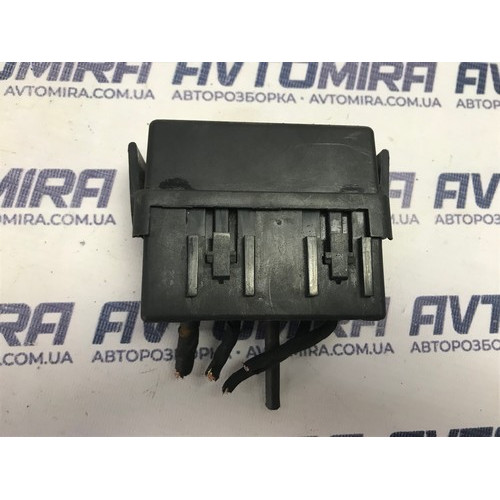 Блок предохранителей Peugeot 308 Т9 1.6 HDI 2013-2021 6500J5